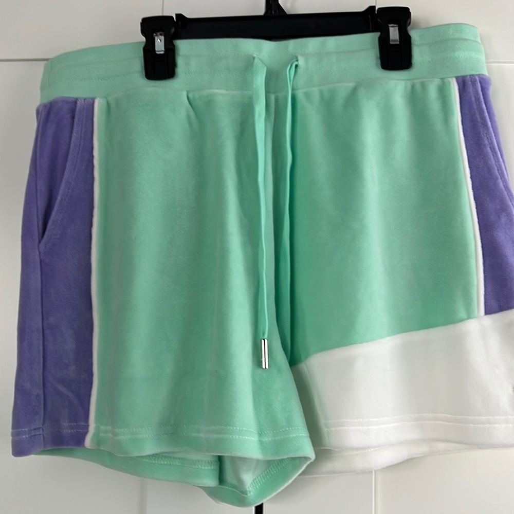 Juicy couture new with tags shorts large